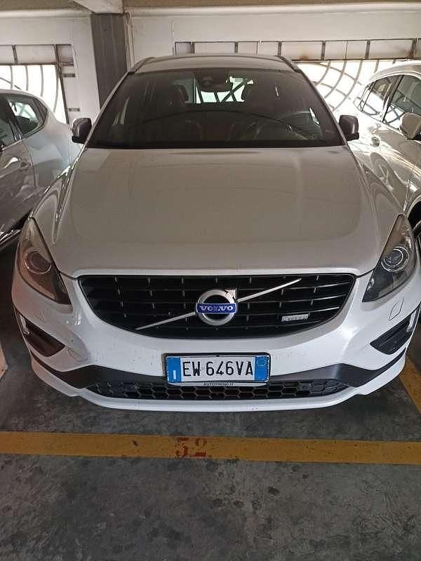 Bianco Usata 2014 Volvo XC60 R-Design SUV | 10.900 € (Super prezzo) - Immagine 1/4