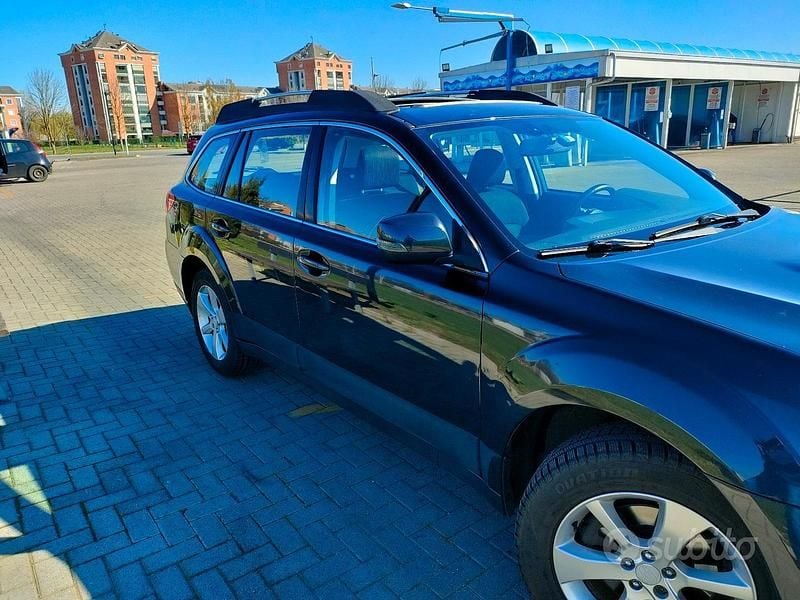Usata Subaru Outback 150 CV (110 kW) 2015 Grigio Station wagon
