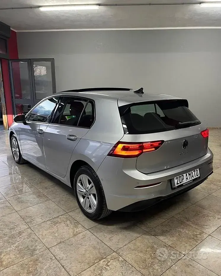 Usata VW Golf VII Style 116 CV (85 kW) 2021 Grigio Utilitaria