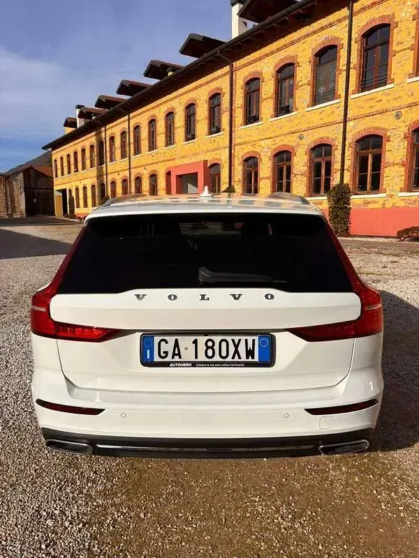 Usata Volvo V60 Inscription 190 CV (139 kW) 2020 Bianco Station wagon