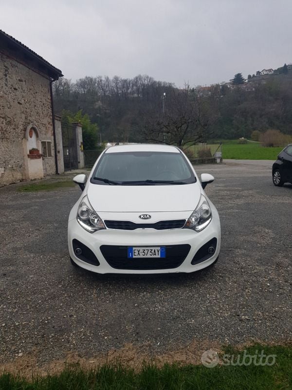 Bianco Usata 2014 Kia Rio Berlina | 7000 € (Buon prezzo) - Immagine 1/4