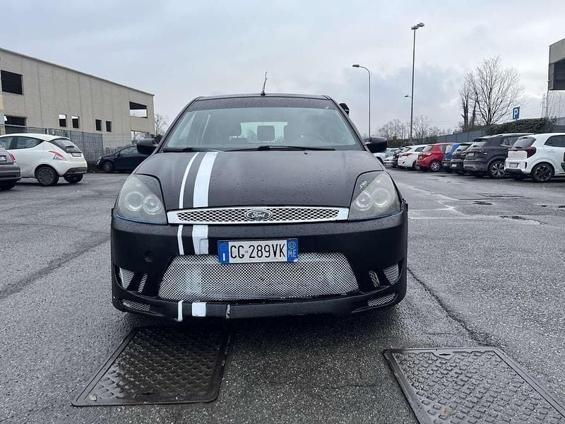 Usata Ford Fiesta 75 CV (55 kW) 2003 Nero Utilitaria