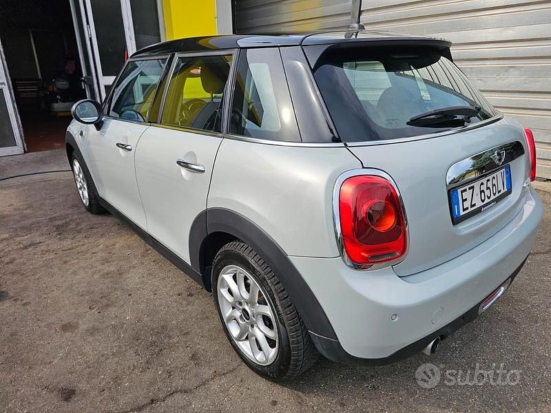 Usata Mini Cooper D Business 116 CV (85 kW) 2015 Grigio Utilitaria