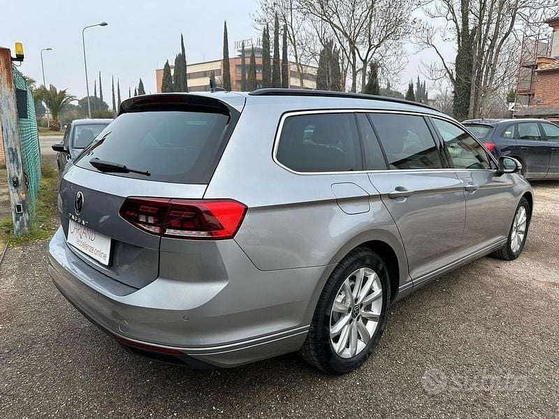 Usata VW Passat Business 150 CV (110 kW) 2023 Grigio Station wagon