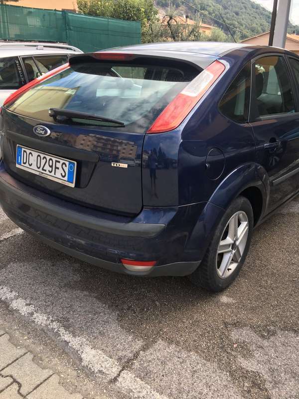 Usato 2006 Ford Focus 1.6 Diesel 90 CV (3.200 €)