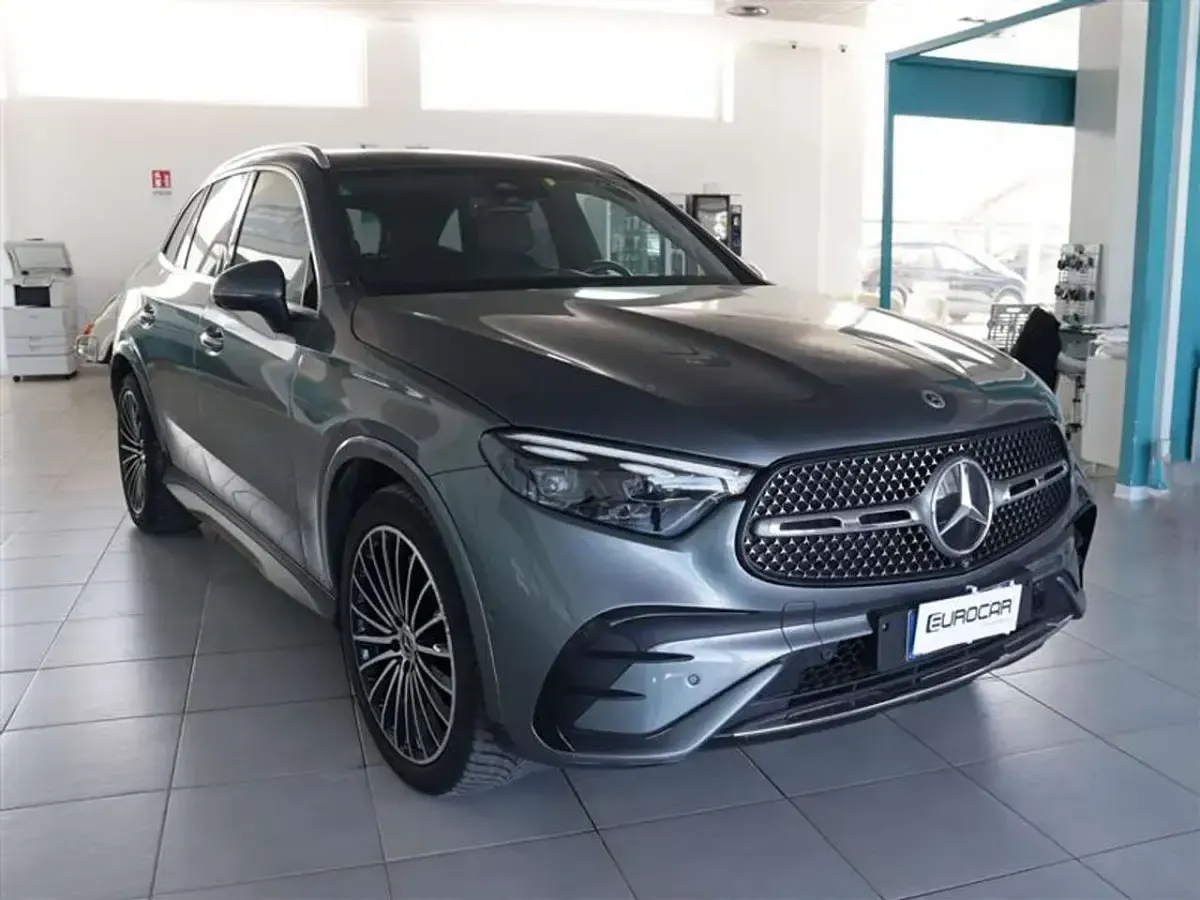 Usata Mercedes GLC220 AMG Line Premium Plus 197 CV (144 kW) 2023 Grigio / gray SUV