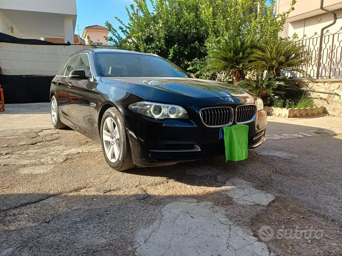 Usata BMW 520 184 CV (135 kW) 2013 Nero Berlina