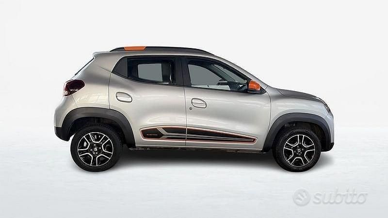 Usata Dacia Spring Comfort Plus 33 kW (45 CV) 2021 Grigio chiaro Utilitaria