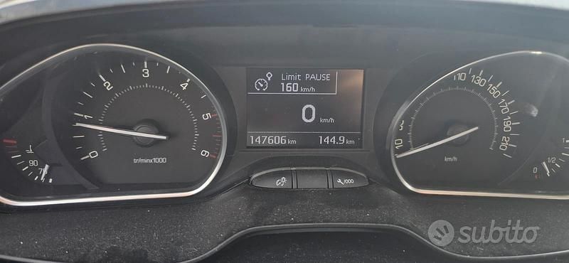 Usata Peugeot 208 75 CV (55 kW) 2016 Bianco Utilitaria