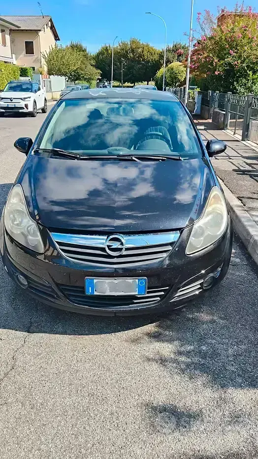 Usata Opel Corsa 95 CV (69 kW) 2010 Nero Utilitaria
