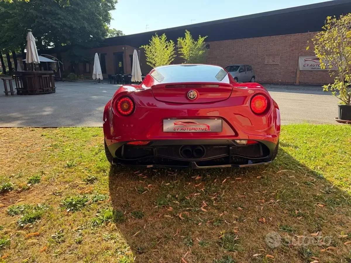 Usata Alfa Romeo 4C 241 CV (177 kW) 2016 Rosso Coupé