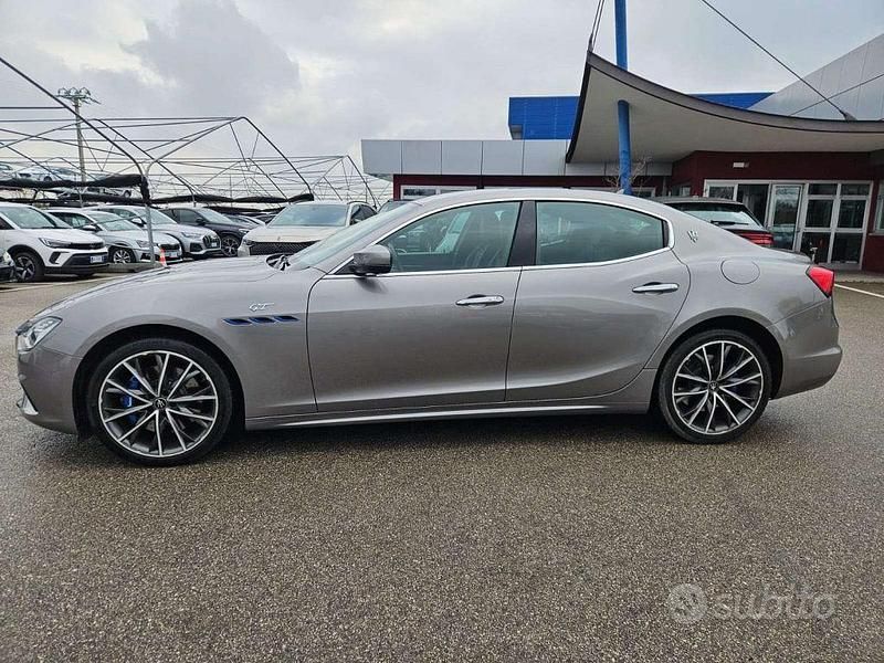 Usata Maserati Ghibli GT 330 CV (242 kW) 2022 Grigio Berlina