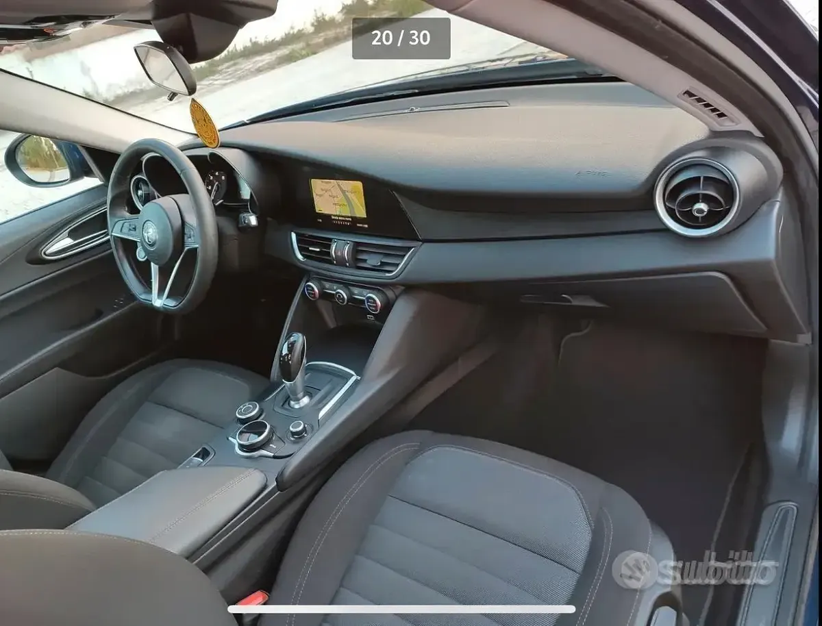 Usata Alfa Romeo Giulia Super 150 CV (110 kW) 2018 Bluazzurro Berlina