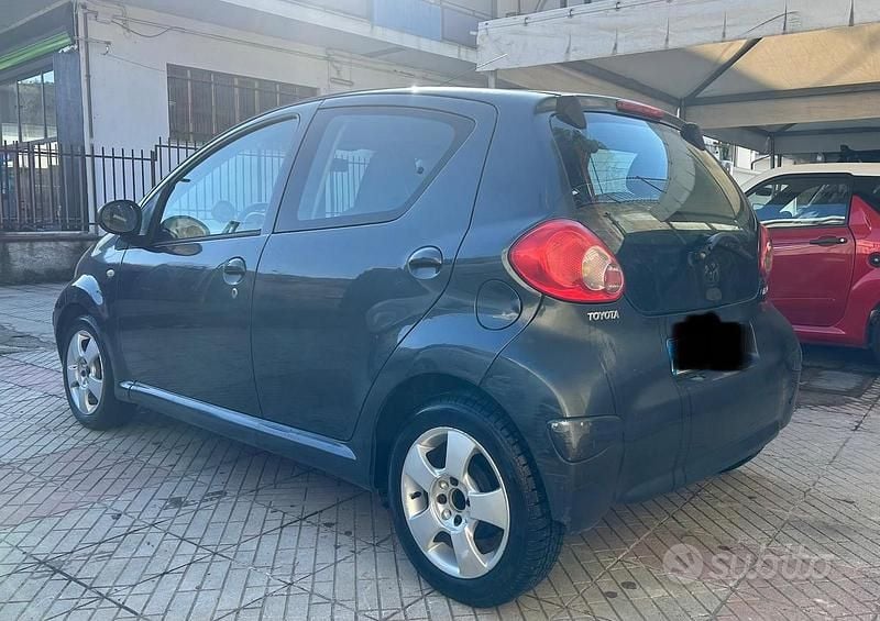 Usata Toyota Aygo 68 CV (50 kW) 2006 Utilitaria