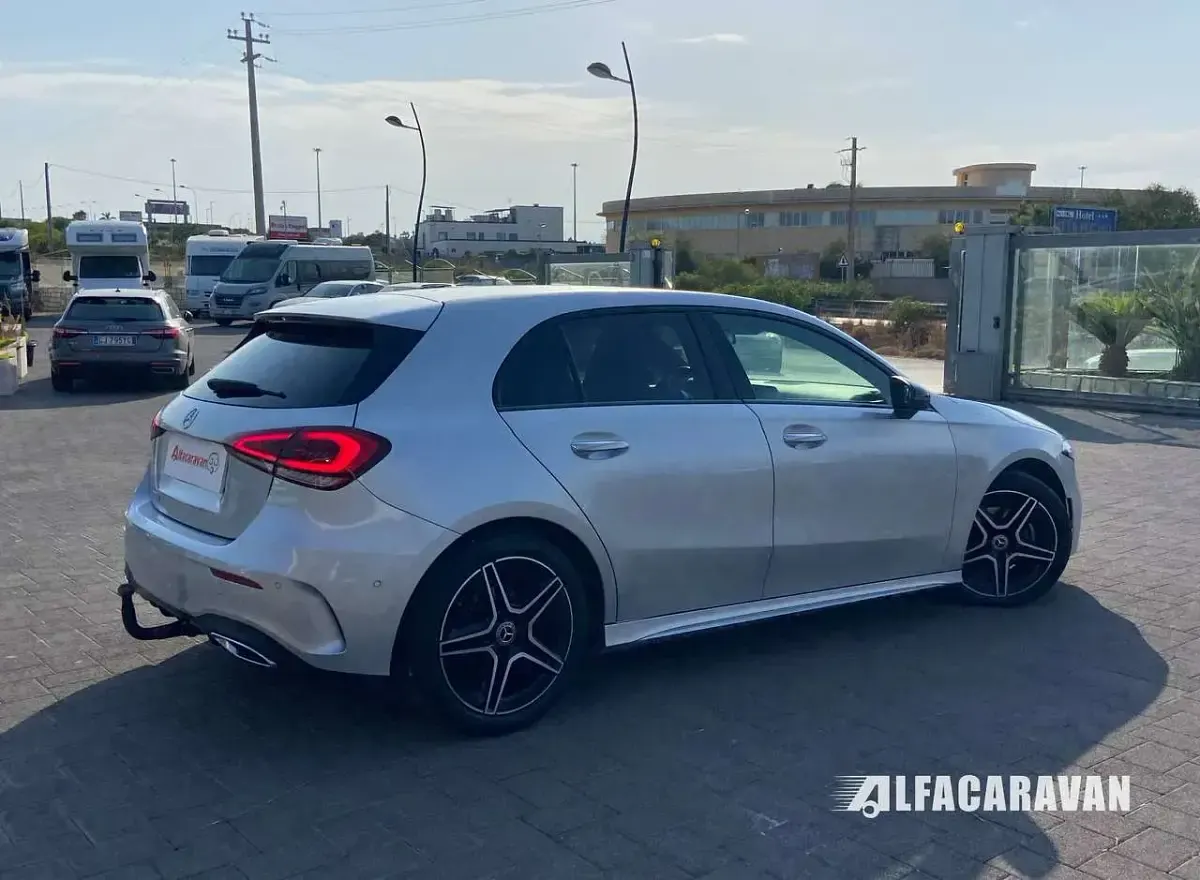 Usata Mercedes A180 AMG line 116 CV (85 kW) 2021 Argento Berlina