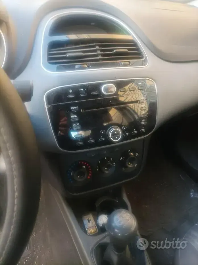 Usata Fiat Grande Punto 65 CV (47 kW) 2010 Bianco Utilitaria