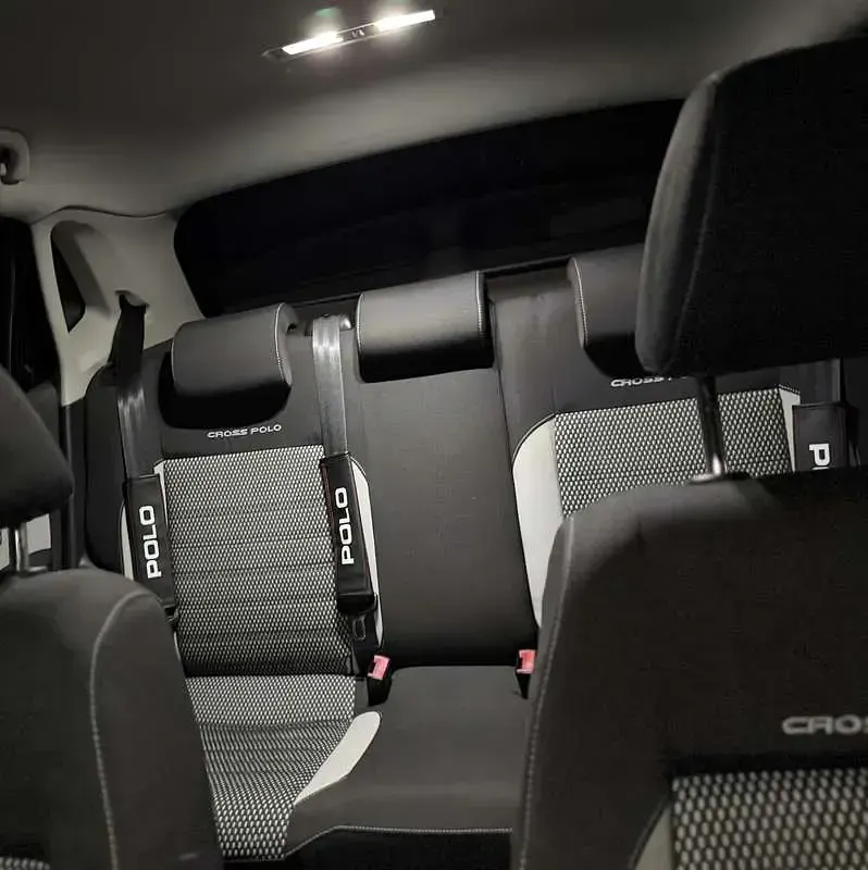 Usado VW Polo Cross 90 CV (66 kW) 2011 Negro Utilitario