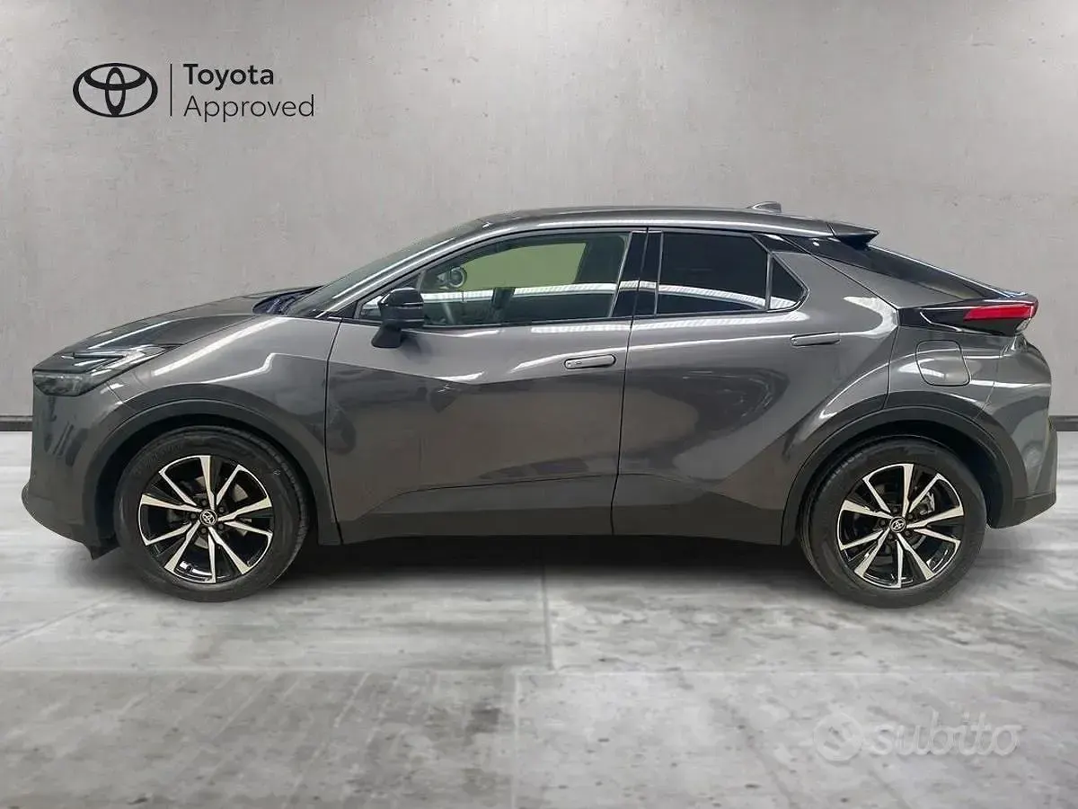 Usata Toyota C-HR Trend 152 CV (111 kW) 2024 Dark grey met SUV