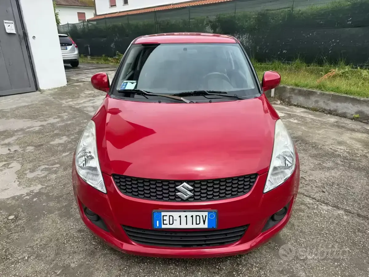 Usata Suzuki Swift 94 CV (69 kW) 2010 Rosso Utilitaria