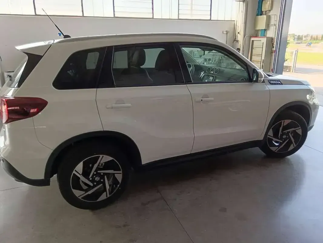 Nuova Suzuki Vitara 110 CV (80 kW) 2026 Bianco SUV