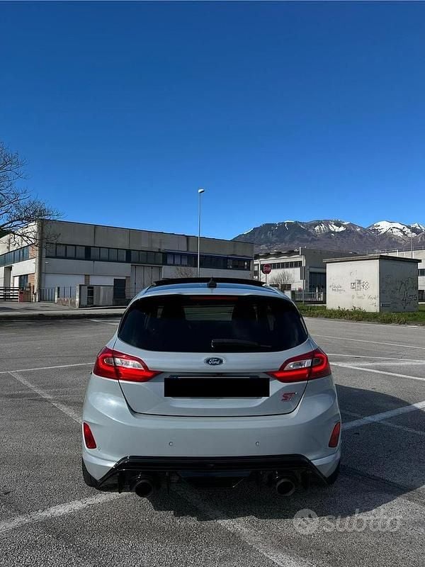 Usata Ford Fiesta ST 200 CV (147 kW) 2019 Grigio Utilitaria