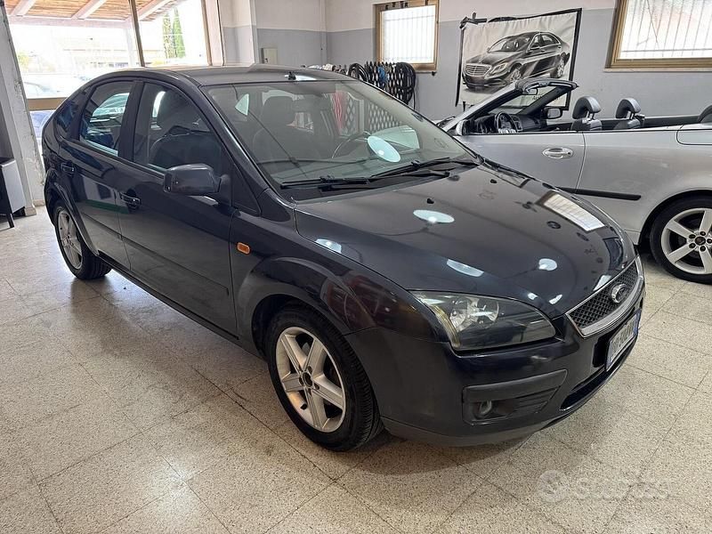 Usata Ford Focus 90 CV (66 kW) 2007 Grigio Berlina