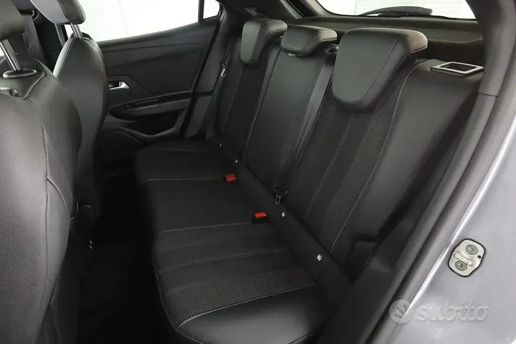 Usata Opel Mokka Elegance 101 CV (74 kW) 2022 Grigio SUV