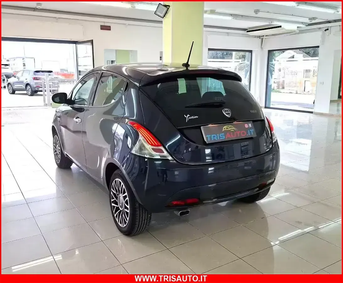 Usata Lancia Ypsilon 71 CV (52 kW) 2020 Blu Utilitaria