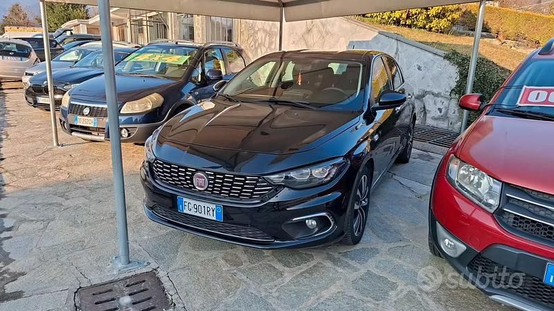 Usata Fiat Tipo Lounge 120 CV (88 kW) 2016 Nero Berlina