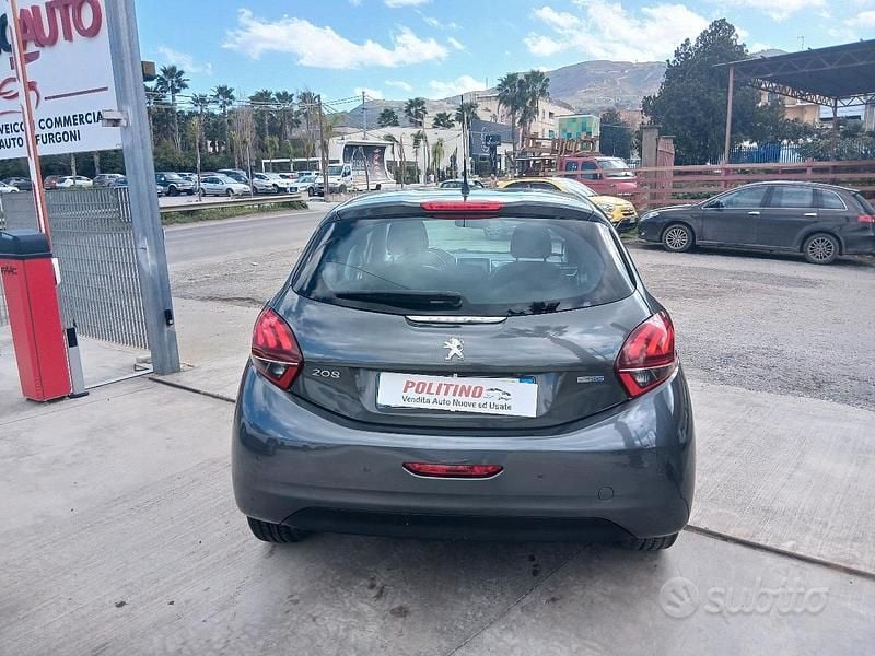 Usata Peugeot 208 Allure 75 CV (55 kW) 2016 Grigio Utilitaria