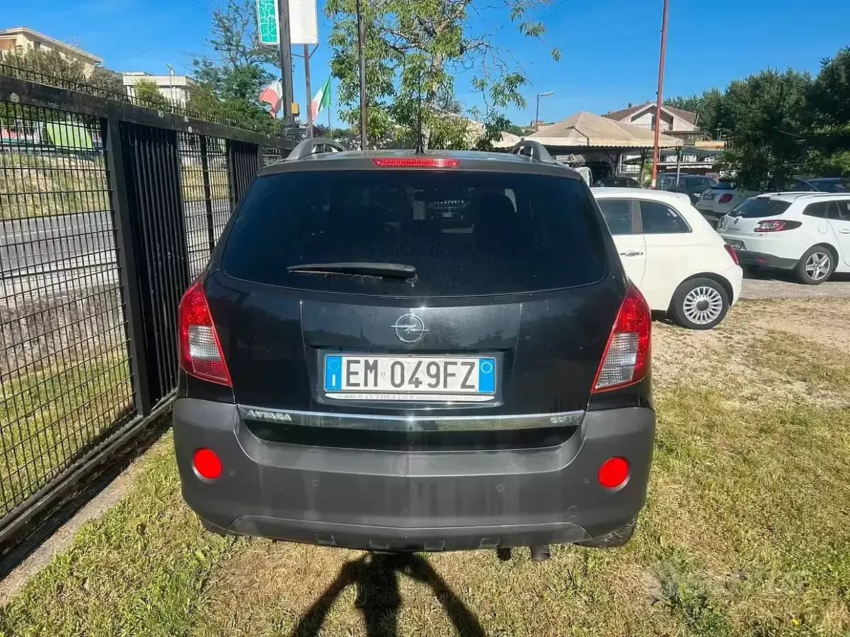 Usata Opel Antara 163 CV (119 kW) 2012 Nero SUV