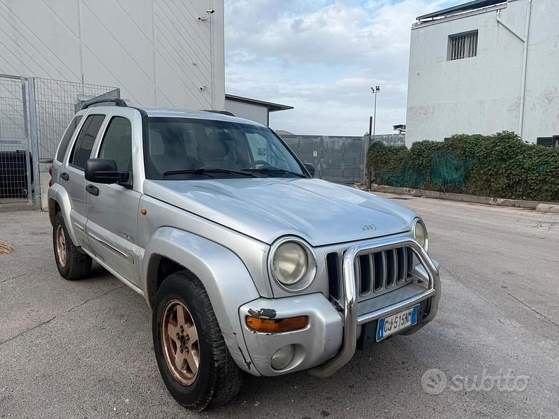 Usata Jeep Cherokee 2004 SUV