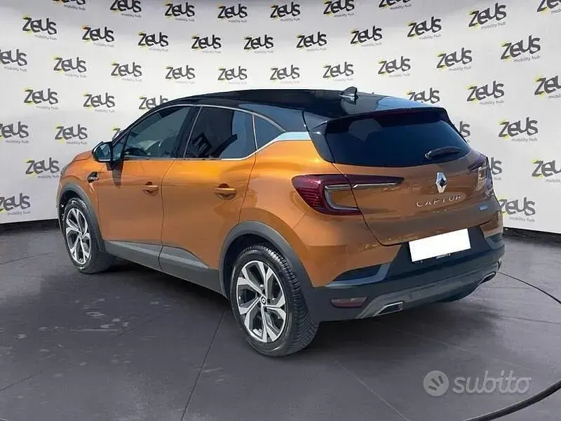 Usata Renault Captur 143 CV (105 kW) 2022 SUV