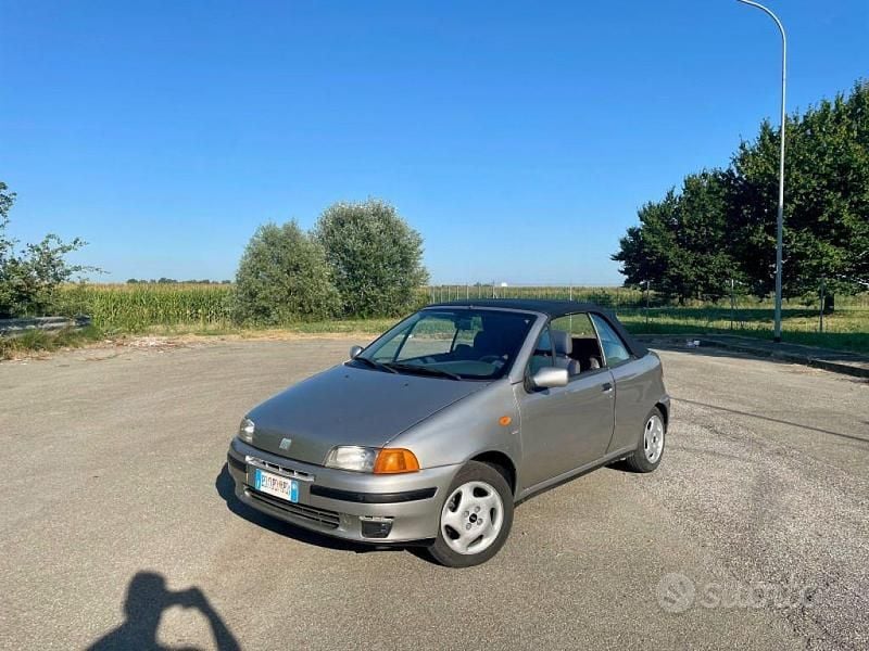 Usata Fiat Punto Cabriolet 60 CV (44 kW) 2001 Grigio Cabrio