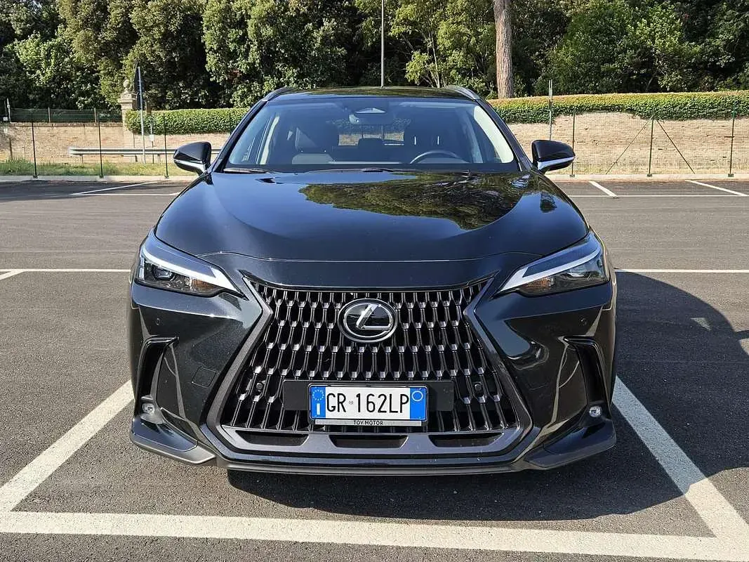 Usata Lexus NX450h+ 185 CV (136 kW) 2024 Nero SUV
