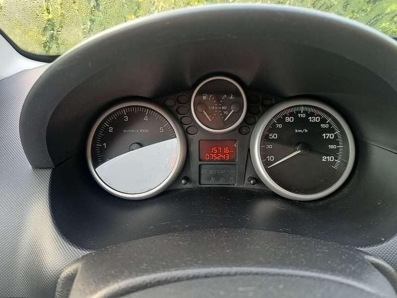 Usata Peugeot 206 75 CV (55 kW) 2011 Grigio Berlina