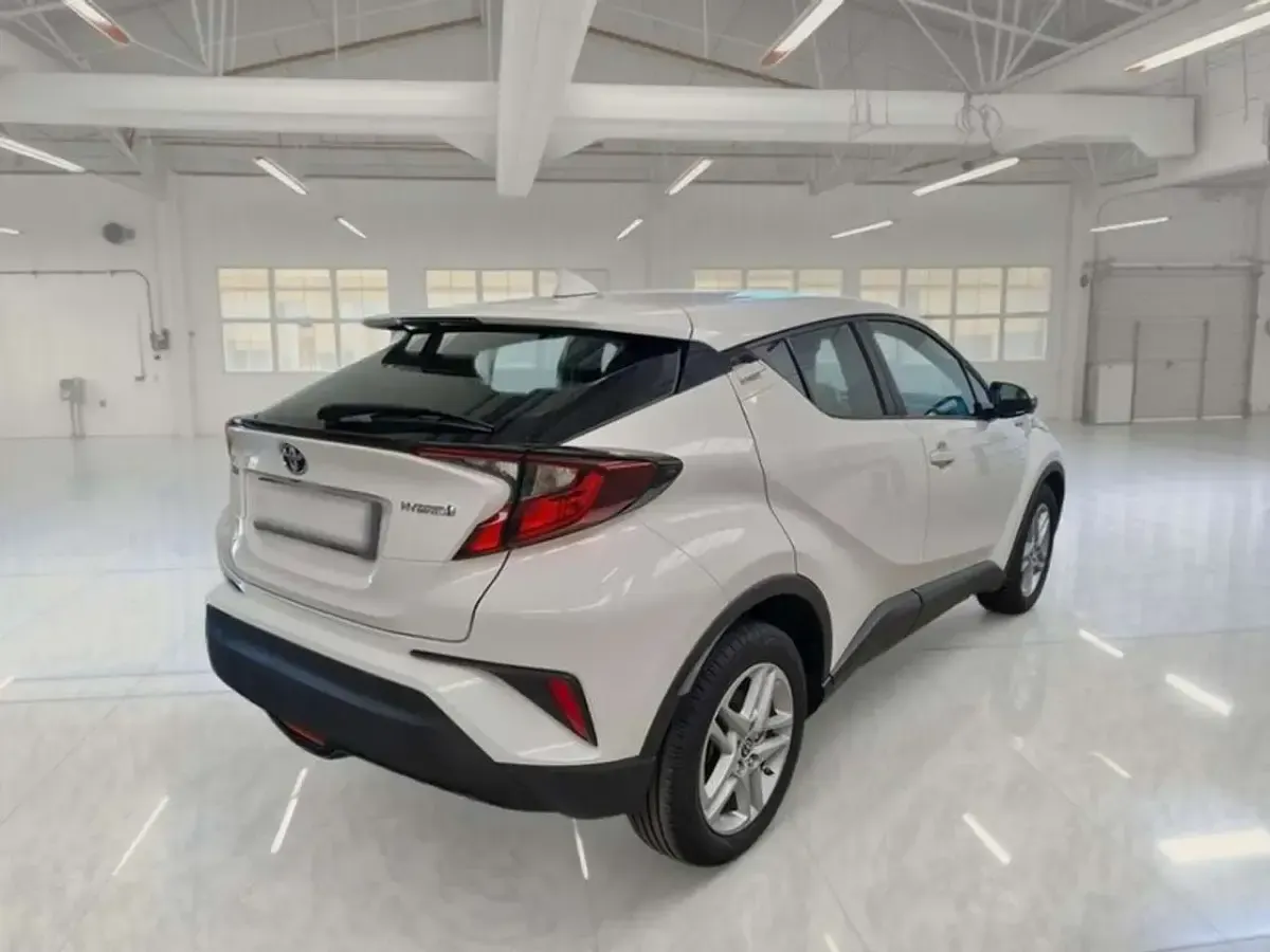 Usata Toyota C-HR Business Edition 98 CV (72 kW) 2020 Bianco SUV