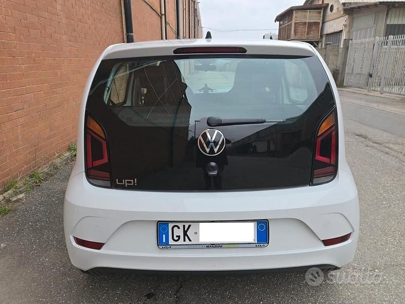 Usata VW up! Move 65 CV (47 kW) 2022 Bianco Utilitaria