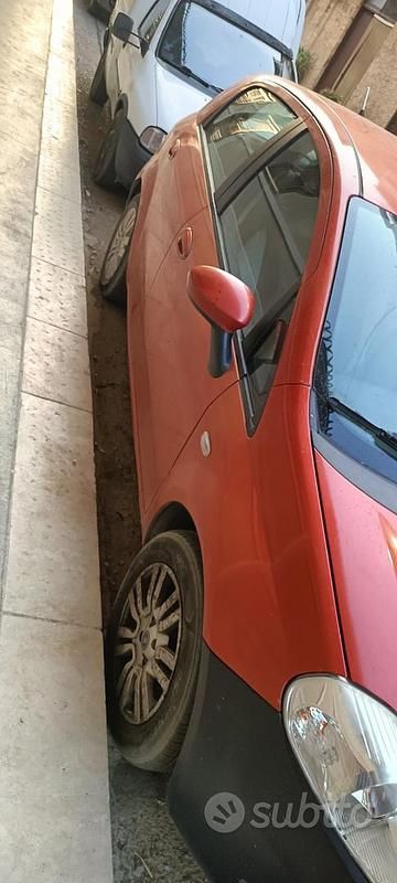 Brugt Fiat Grande Punto 90 HK (66 kW) 2006 Hatchback