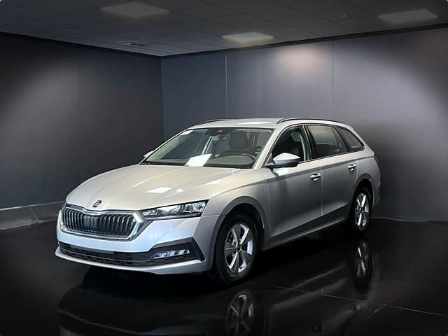 Usata Skoda Octavia Executive 116 CV (85 kW) 2023 Argento Station wagon