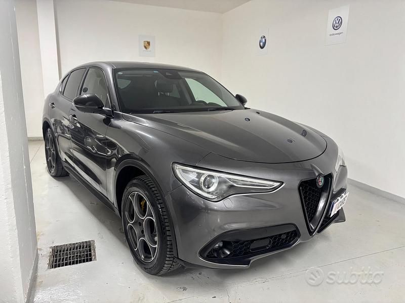 Grigio Usata 2020 Alfa Romeo Stelvio Veloce SUV | 19.999 € (Super prezzo) - Immagine 1/4