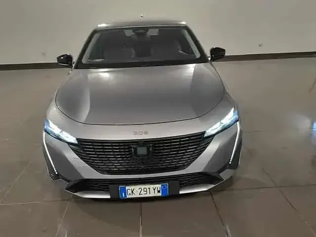 Begagnad Peugeot 308 Allure 131 HK (96 kW) 2022 Grå