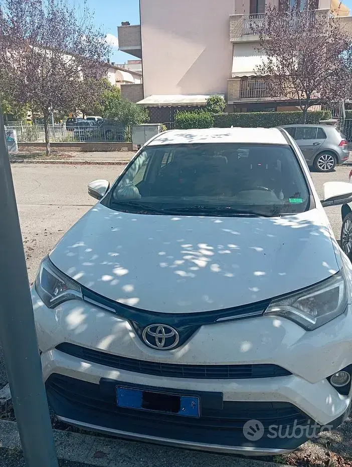 Usata Toyota RAV4 143 CV (105 kW) 2016 Bianco SUV