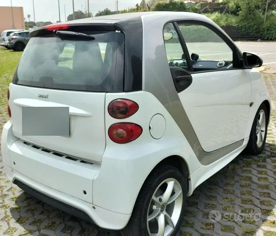 Usata Smart ForTwo Coupé 54 CV (39 kW) 2012 Bianco Coupé