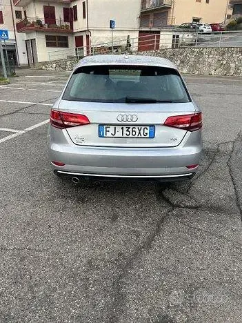 Usata Audi A3 116 CV (85 kW) 2018 Argento Berlina