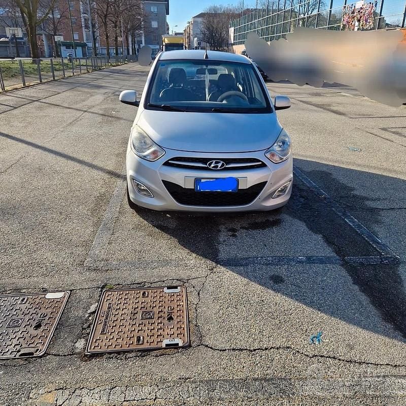 Usata Hyundai i10 67 CV (49 kW) 2014 Grigio Utilitaria