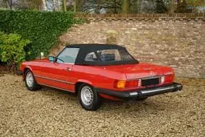 Usata Mercedes SL500 231 CV (169 kW) 1983 Rosso Cabrio