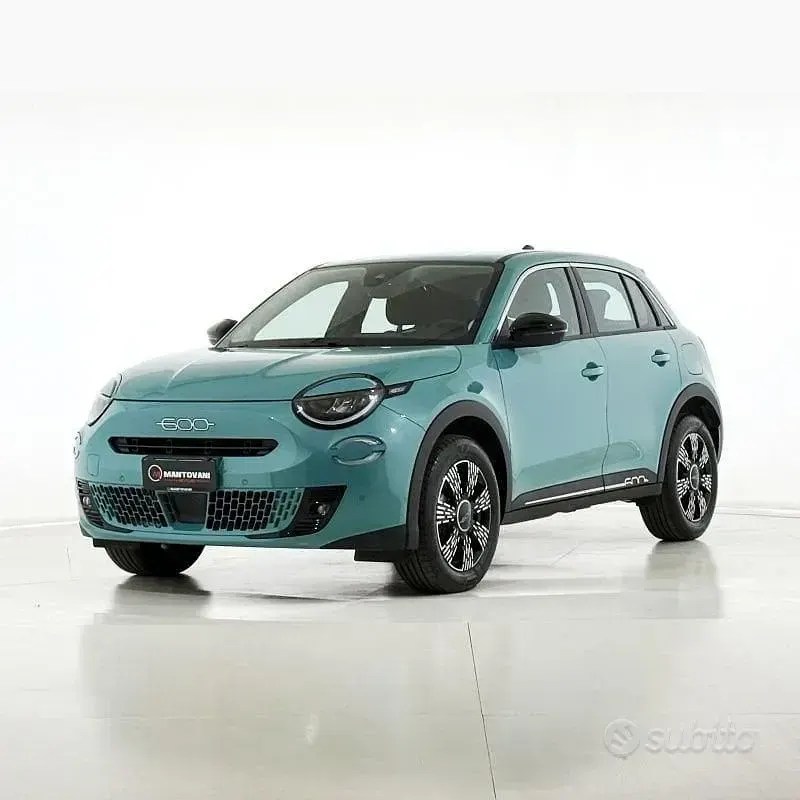 Usata Fiat 600 145 CV (106 kW) 2025 Azzurro SUV