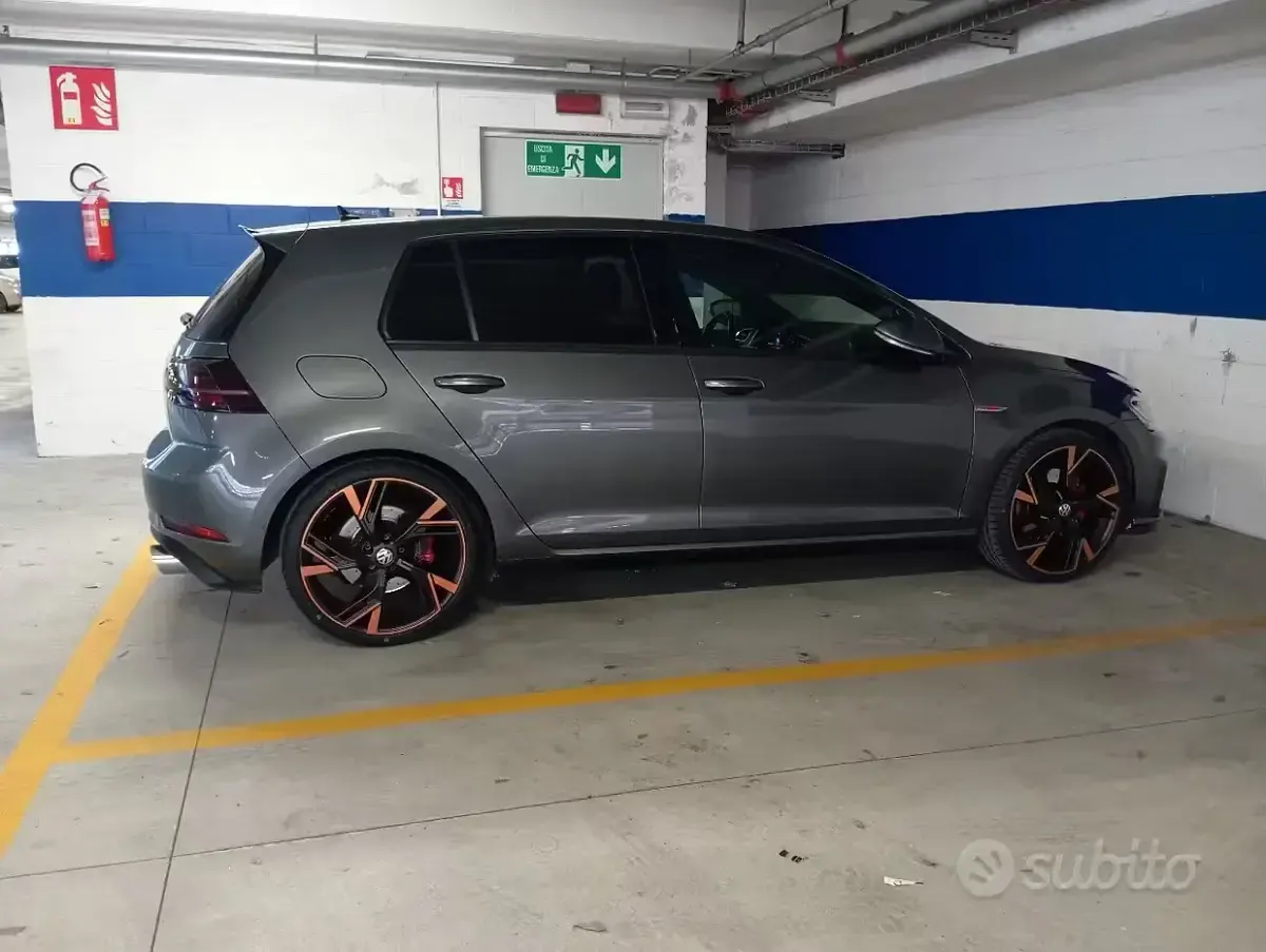 Usata VW Golf VII GTI 220 CV (161 kW) 2018 Utilitaria