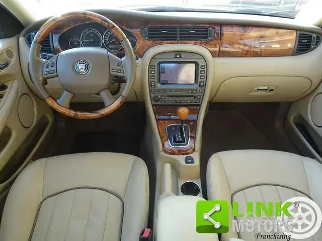 Usata Jaguar X-type Executive 230 CV (169 kW) 2007 Bluazzurro Berlina